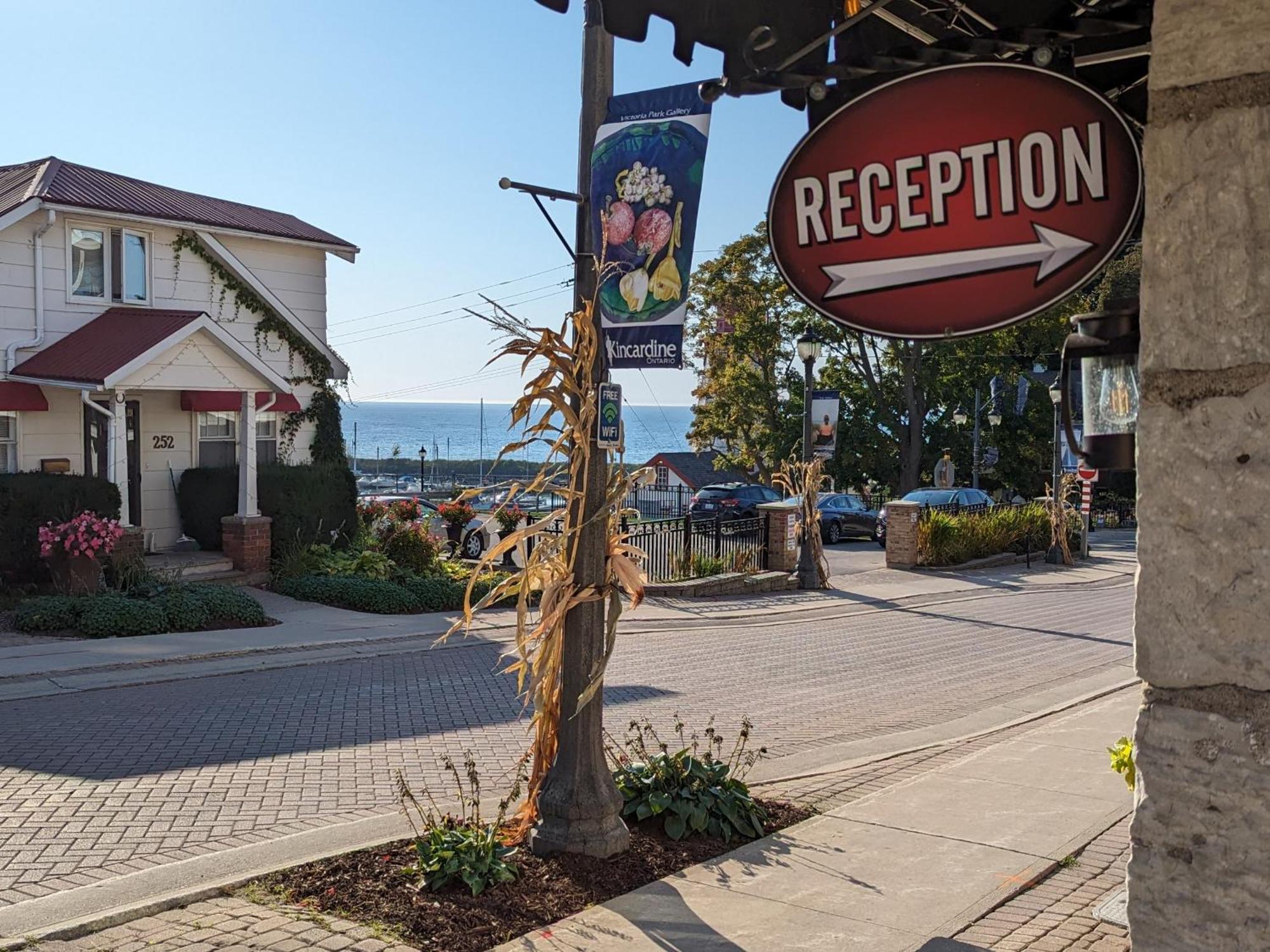 Inn At The Harbour Kincardine Extérieur photo
